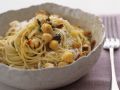 Spaghetti mit Kichererbsen und Mandeln Rezept